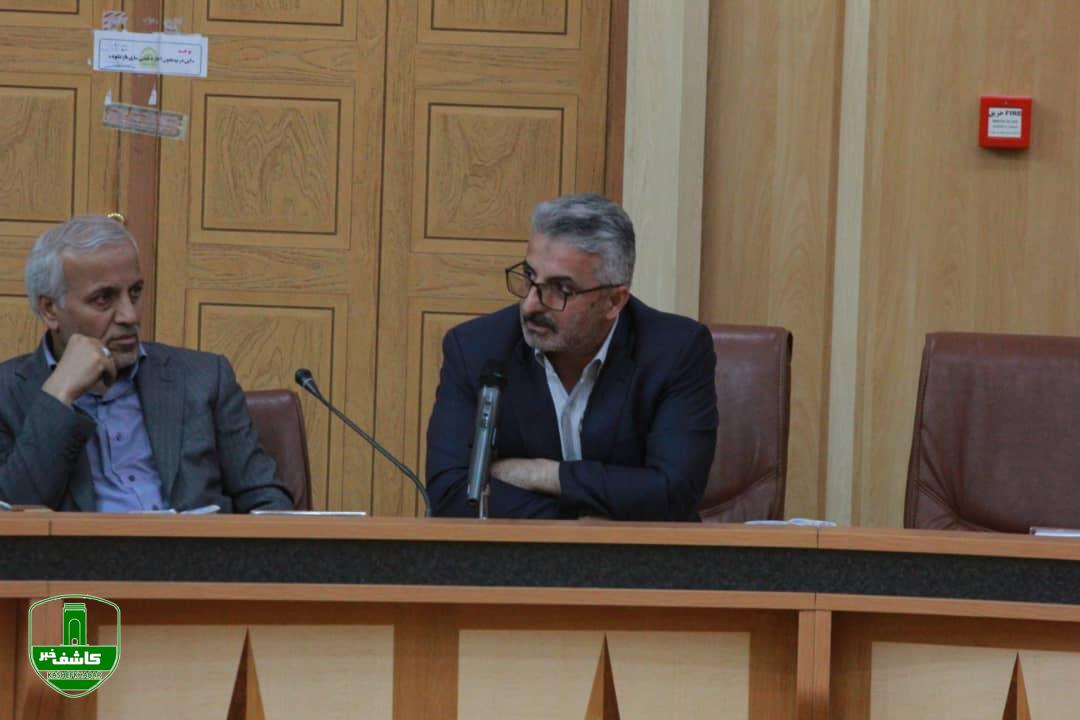 قرار نیست کسی چهار سال بر صندلی مدیریت ادارهای بنشیند به نفع و علیه کسی تبلیغ کند