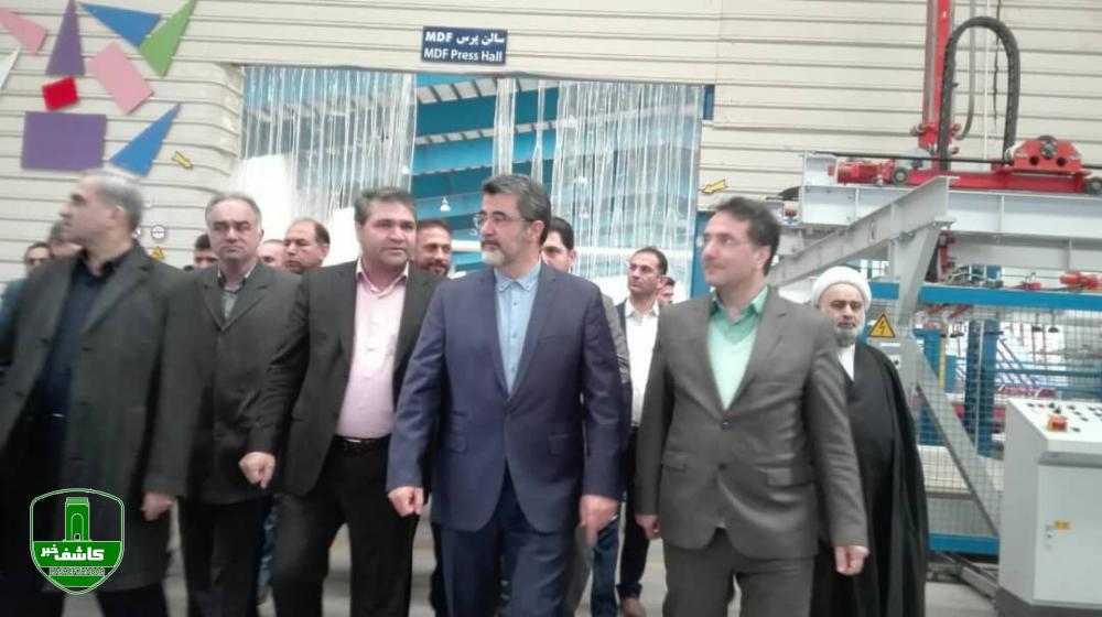 بازدید معاون وزیر کشور از شرکت نمونه گیلان در لوشان بازدید معاون وزیر کشور از شرکت نمونه گیلان در لوشان