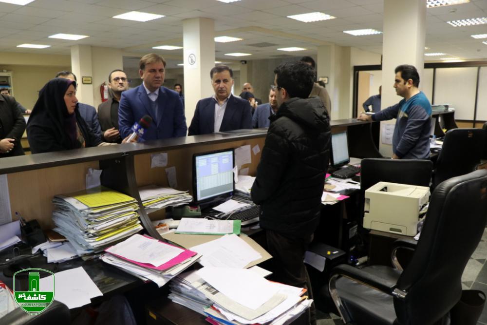 بازدید سر زده استاندار از اداره کل ثبت اسناد و املاک گیلان