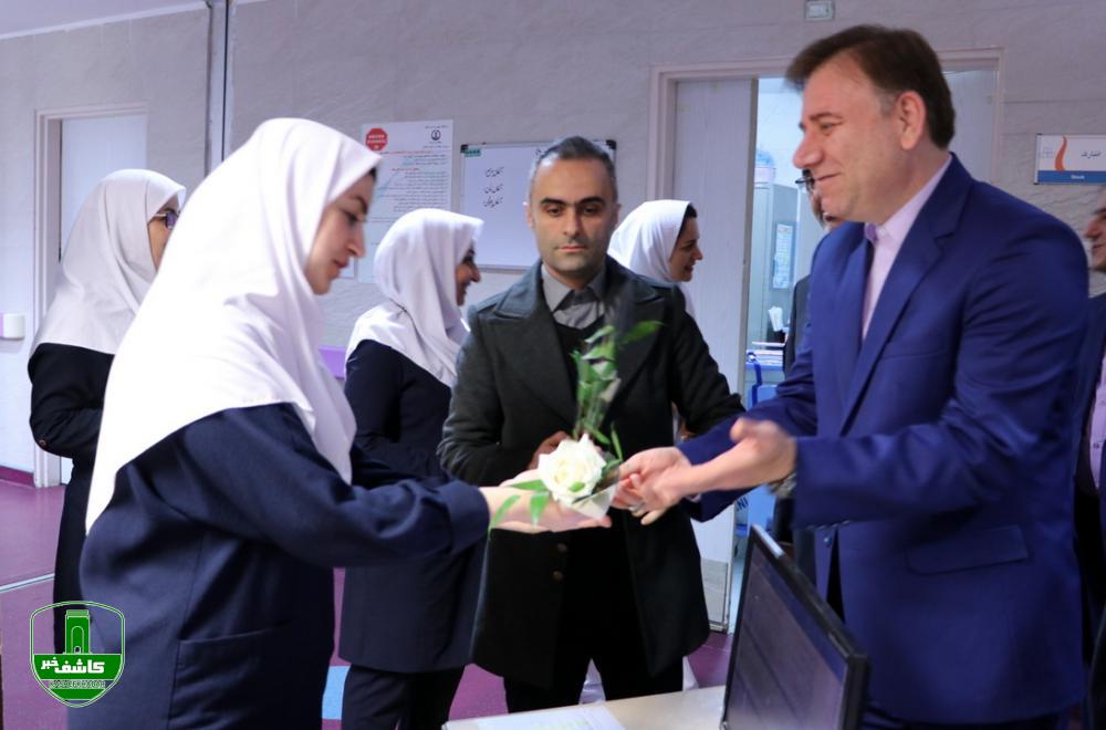 تجلیل و قدردانی استاندار گیلان از پرستاران با اهداء شاخه های گل تجلیل و قدردانی استاندار گیلان از پرستاران با اهداء شاخه های گل