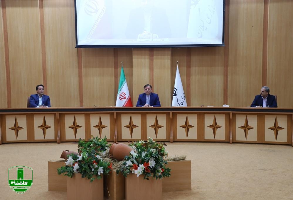 برای تحقق راهبرد اقتصاد مقاومتی، نیازمند تلاش ملی هستیم / جهش تولید را فراتر از اقدامات معمول، معنا ببخشیم / همه بخشهای دولتی و خصوصی برای شتاب در توسعه استان به میدان بیایند / فرایند ورود به بازار کسب وکار، تسهیل شود