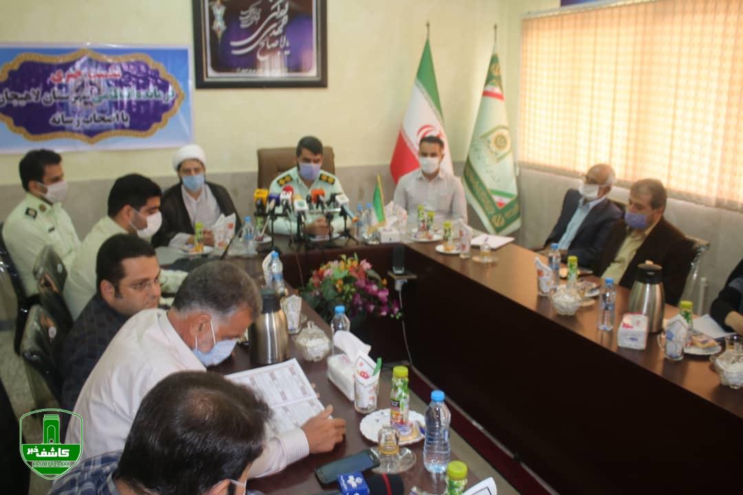 نشست خبری فرماندهی نیروی انتظامی شهرستان لاهیجان با اصحاب رسانه