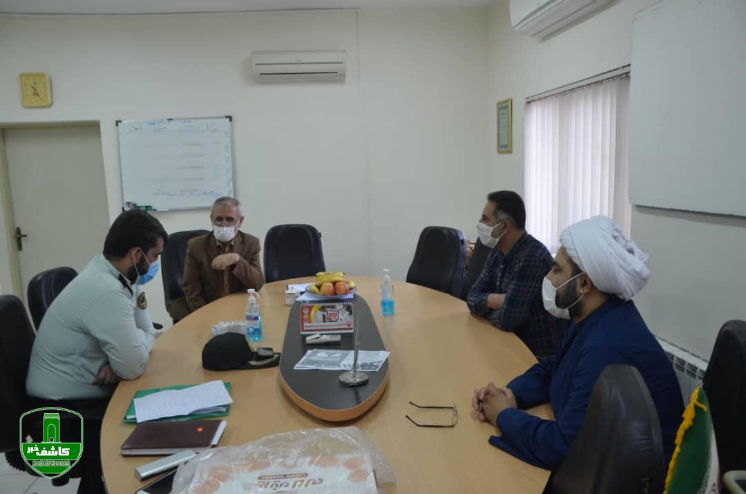 نشست فرماندهی انتظامی لاهیجان و رئیس عقیدتی سیاسی با ریاست مرکز بهداشت لاهیجان