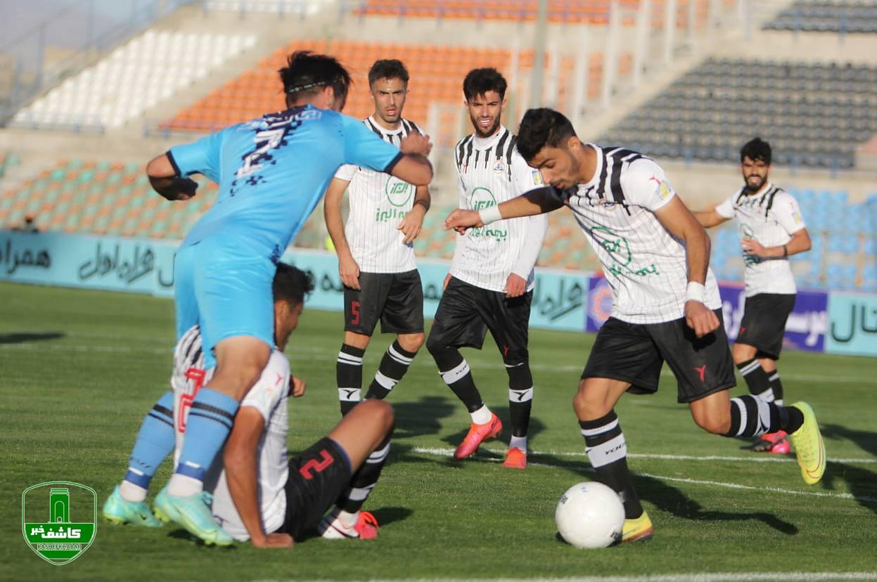 دیدار تیم های فوتبال پیکان – نفت مسجد سلیمان