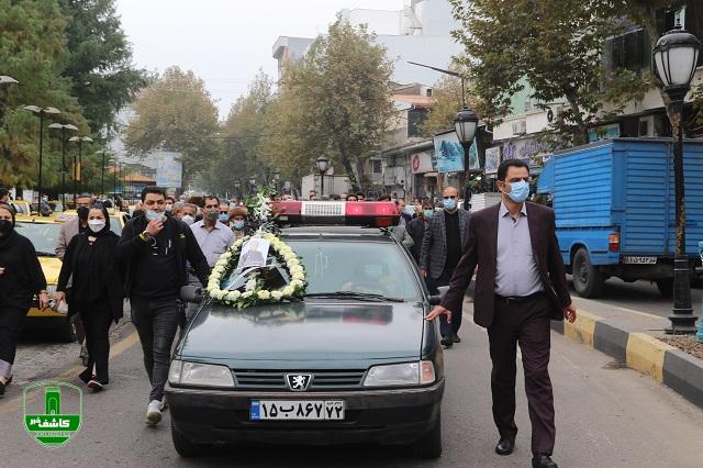 عباس شمس کهن عضو ادوار شورای اسلامی شهر لاهیجان با بدرقه مردم و مدیران شهری به خاک سپرده شد