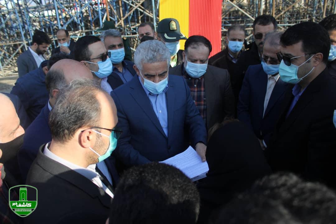 بازدید استاندار از یک طرح عمرانی در لاهیجان