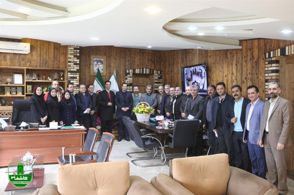 تقدیر مدیران و کارکنان شهرداری لاهیجان از رضا زنده دل تقدیر مدیران و کارکنان شهرداری لاهیجان از رضا زنده دل
