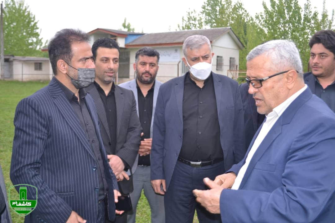 بازدید مدیرکل ورزش و جوانان استان گیلان از اماکن ورزشی شهر رودبنه