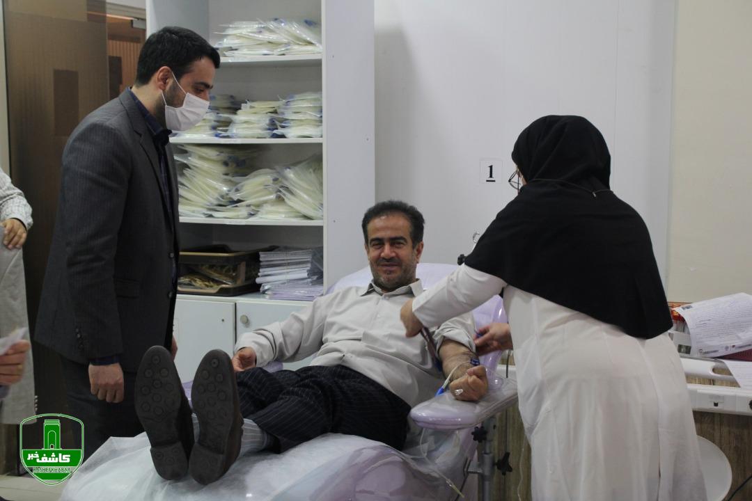 اهدای خون مدیرکل و جامعه ورزش و جوانان گیلان اهدای خون مدیرکل و جامعه ورزش و جوانان گیلان