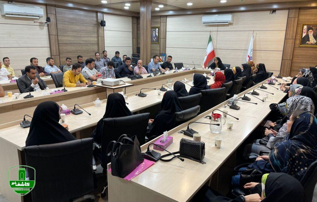 تریبون آزاد ازدواج و مدرنیته در ستاد توان افزایی شهر تهران برگزار شد تریبون آزاد ازدواج و مدرنیته در ستاد توان افزایی شهر تهران برگزار شد