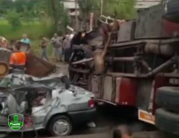 واژگونی مرگبار کامیون در جاده امام زاده هاشم رشت