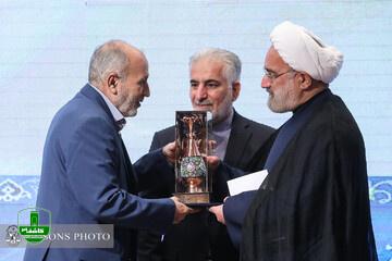 در همایش تجلیل از کارکنان ساعی زندانهای سراسر کشور در جشنواره «شهید لاجوردی»؛«مدیرکل زندانهای استان گیلان» مدیر نمونه سازمان زندانهای کشور شد