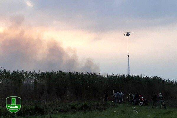 مدیرکل منابع طبیعی گیلان خبر داد؛ مهار ۴۰ هکتاری حریق در جنگل های رودبار با بالگرد/ وجود آتش زیر خاکستر