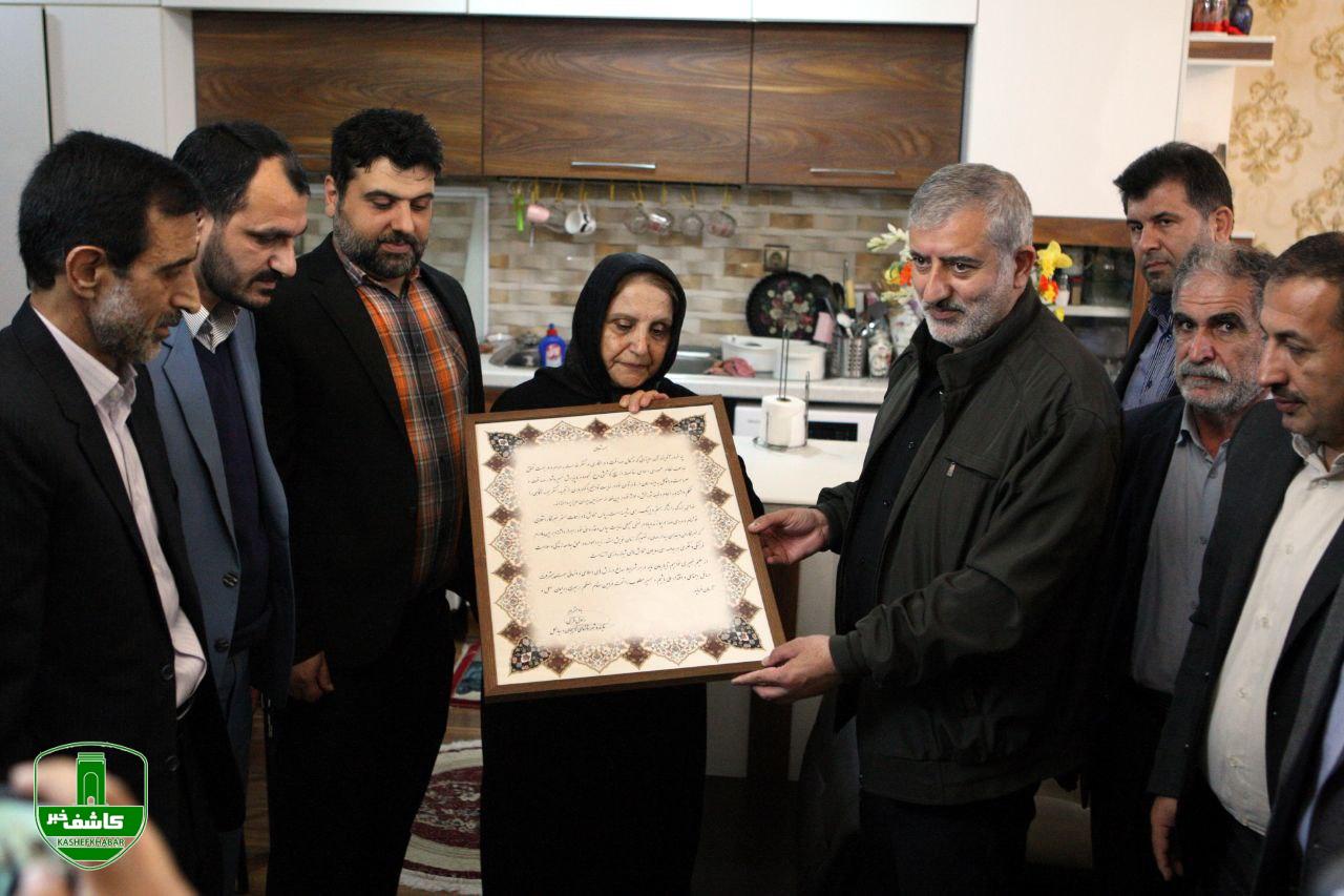 دیدار نماینده لاهیجان با خانواده خبرنگار فقید شهرستان