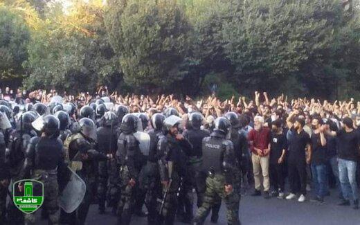 چین با همه سیاستهای سختگیرانه ای که در جامعه بسته اش دارد، سخن معترضان را شنید/ ما هنوز دنبال اعتمادسازی نیستیم