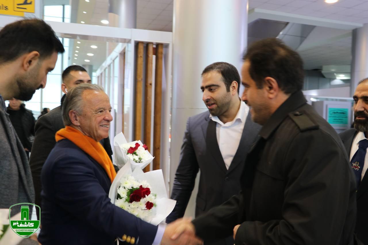 در حاشیه رقابتهای شطرنج جام رشت ؛ ورود همزمان رافائل سانتونخا رئیس فدراسیون جهانی بدنسازی و مریم کاظمی پور معاون توسعه ورزش بانوان وزارت کشور در حاشیه رقابتهای شطرنج جام رشت ؛ ورود همزمان رافائل سانتونخا رئیس فدراسیون جهانی بدنسازی و مریم کاظمی پور معاون توسعه ورزش بانوان وزارت کشور