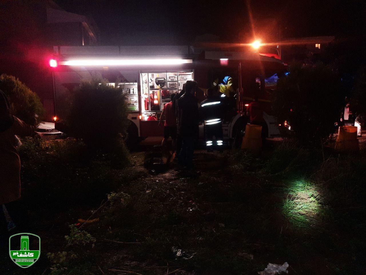 مرگ راننده در پی سقوط خودرو در رودخانه خیابان ۱۹۲ گلسار مرگ راننده در پی سقوط خودرو در رودخانه خیابان ۱۹۲ گلسار