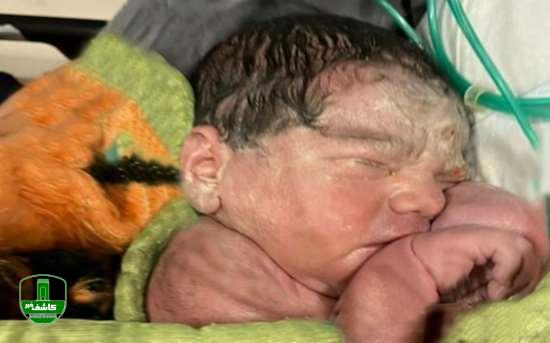 به دنیا آمدن نوزاد عجول در آمبولانس در شهرستان رودسر