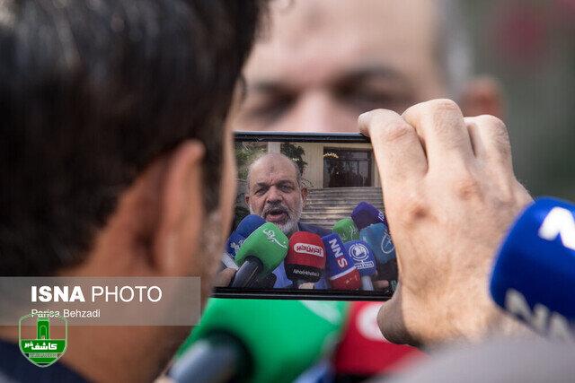 حملات تند وزیر کشور به روحانی و دولتش /بازی برد برد با شیطان یعنی چه؟ /قبول دارم فشار بر روی مردم است حملات تند وزیر کشور به روحانی و دولتش /بازی برد برد با شیطان یعنی چه؟ /قبول دارم فشار بر روی مردم است