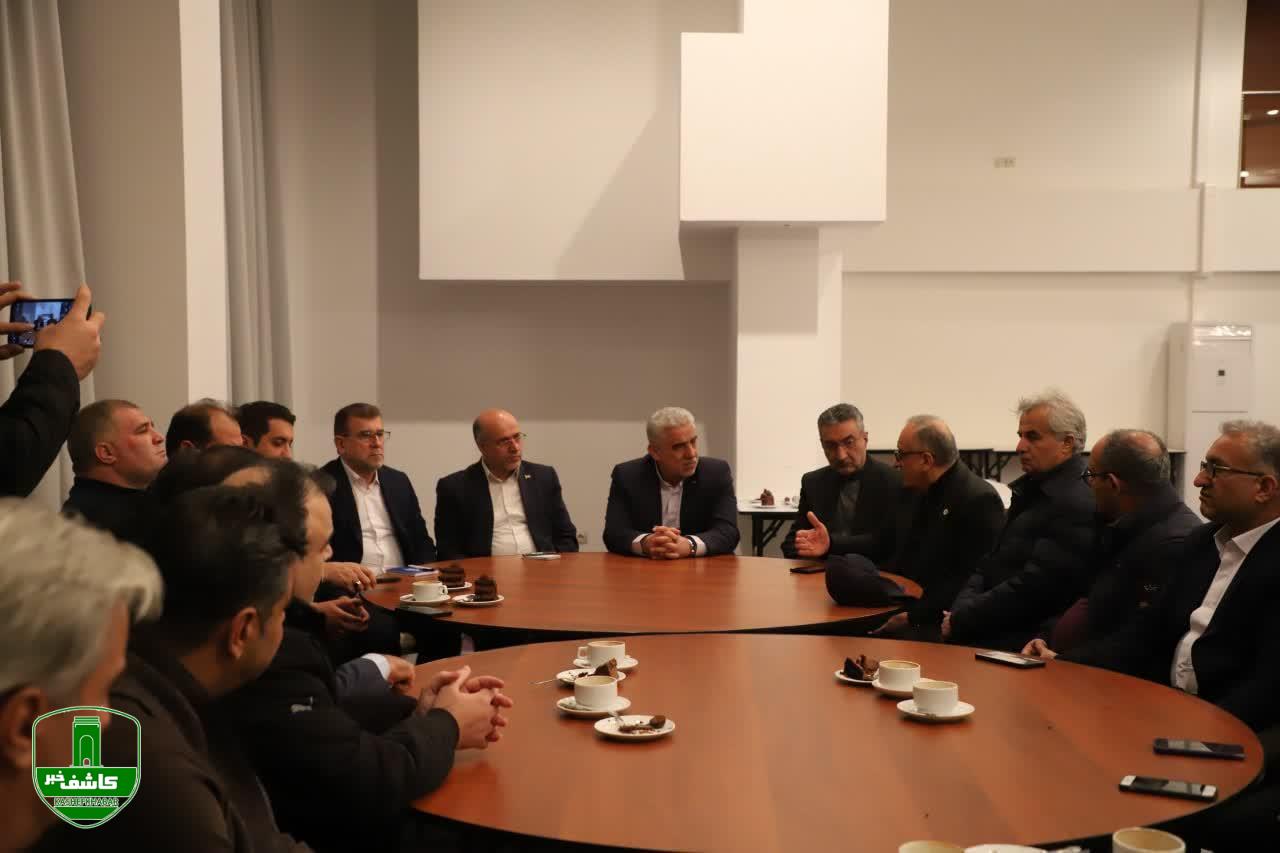 استاندار گیلان در نشست با تجار و بازرگانان ایرانی فعال در آستراخان روسیه: اقتصاد دریامحور با مشارکت گیلان و آستراخان تقویت می شود