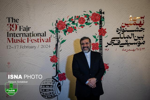 وزیر فرهنگ: خبرنگاران و هنرمندان از عملکرد وزارت فرهنگ نقد کنند