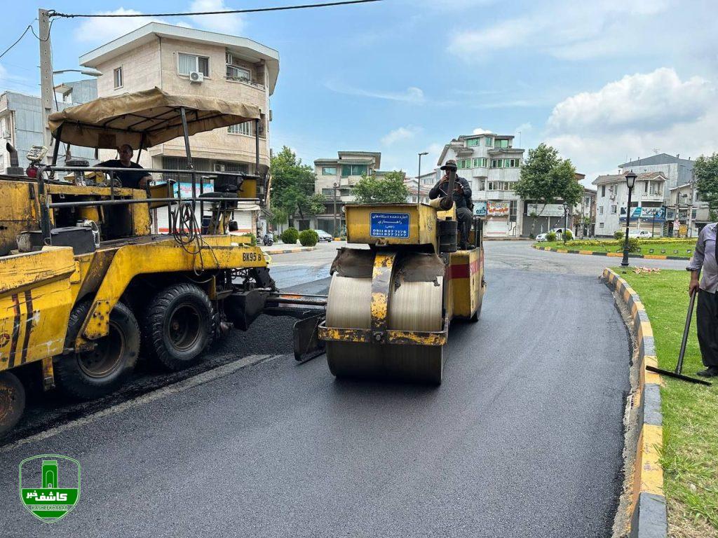 شهردار لاهیجان ؛ بیش از ۶۱ هزار متر مربع از معابر لاهیجان در فصل بهار آسفالت شد شهردار لاهیجان ؛ بیش از ۶۱ هزار متر مربع از معابر لاهیجان در فصل بهار آسفالت شد
