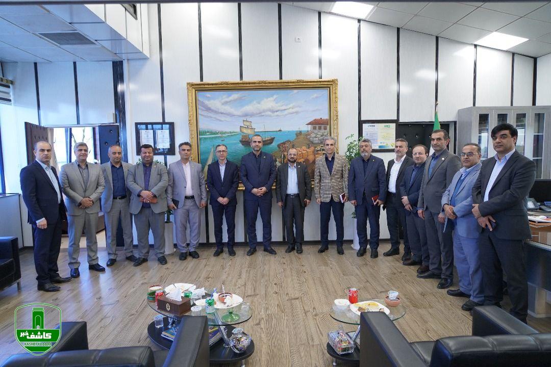 رایزنی طاعتی مقدم با ناظر گمرکات و مدیرکل بنادر گیلان ؛ ترسیم افقهای همكاری جهت افزایش فعالیتهای حملونقلی در بستر كریدورهای بینالمللی رایزنی طاعتی مقدم با ناظر گمرکات و مدیرکل بنادر گیلان ؛ ترسیم افقهای همکاری جهت افزایش فعالیتهای حملونقلی در بستر کریدورهای بینالمللی