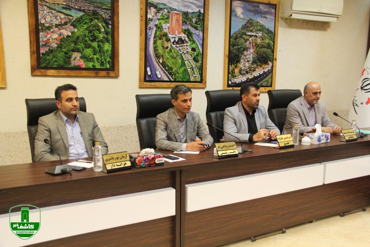 جلسه شورای اسلامی شهر لاهیجان در خصوص تصمیم گیری نرخ تاکسی درون شهری برگزار شد