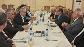استاندار گیلان در دیدار با سفیر جدید ایران در باکو: مرز آستارا ظرفیت تبدیل‌شدن به قطب ترانزیتی منطقه را دارد