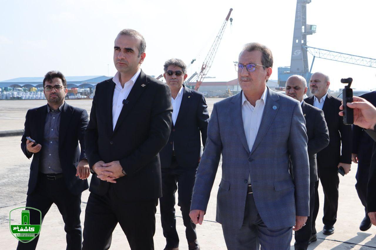 تأکید بر توسعه همکاری‌های بندری و دریایی در شمال کشور ؛ بازدید معاون وزیر راه و شهرسازی از زیرساخت‌های بندری و لجستیکی منطقه آزاد انزلی