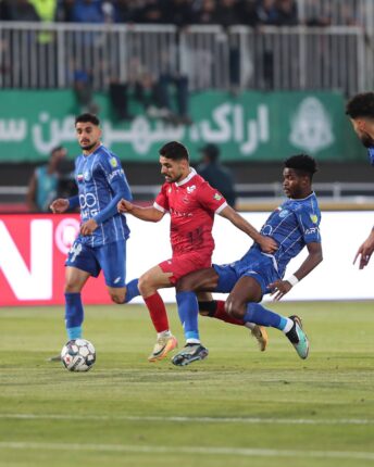 تساوی پرسپولیس و استقلال در داربی ۱۰۶