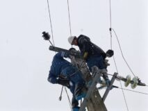 مدیر روابط عمومی شرکت توزیع برق گیلان؛ خاموشی ۶۰ هزار مشترک گیلانی؛ اکیپ‌های عملیاتی توزیع برق در حال رفع خاموشی هستند